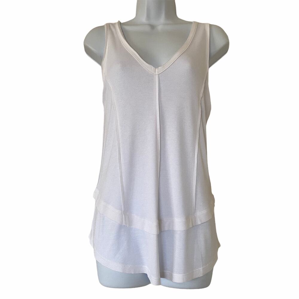 Bar III White Ribbed Tank Top V-Neck Size Small